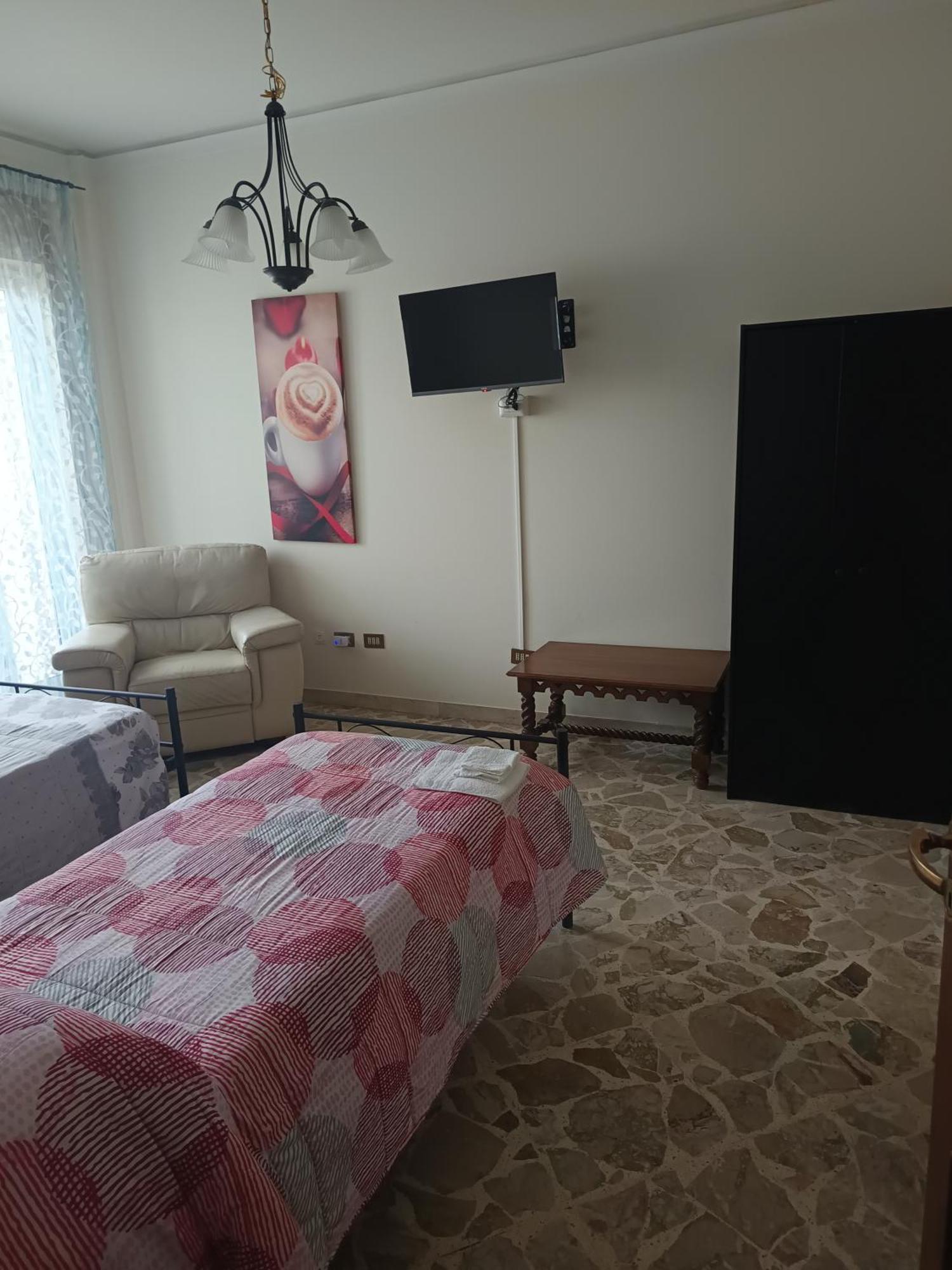 New Dawn Apartment, Appartamento Turistico, Casa Per Vacanza, Tre Camere Indipendenti Catánia Buitenkant foto