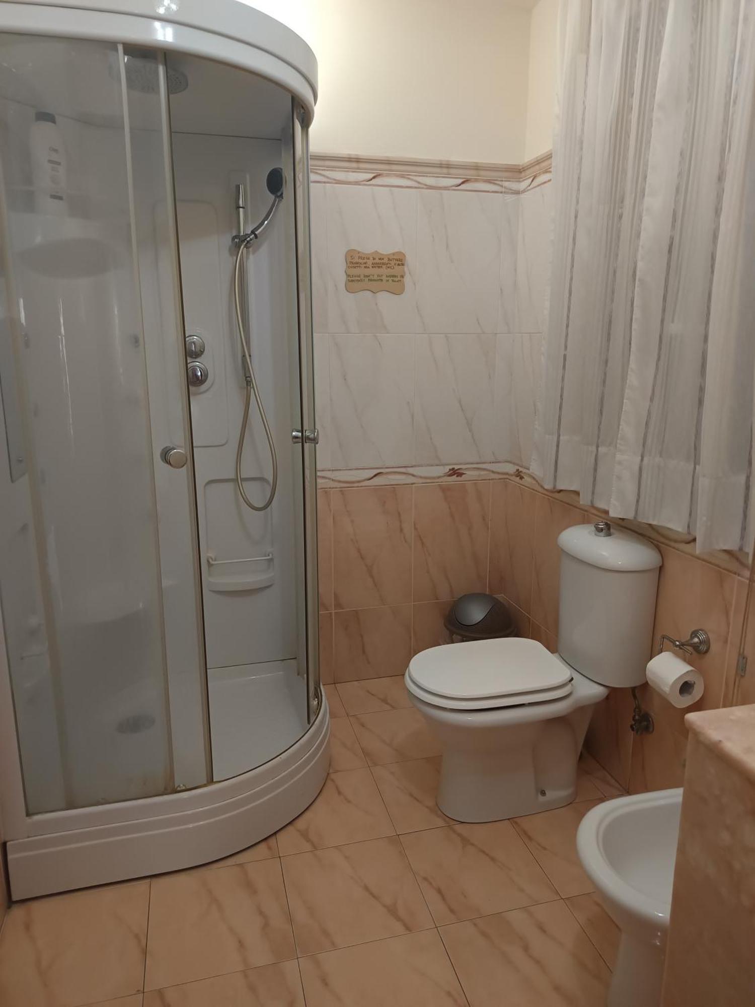 New Dawn Apartment, Appartamento Turistico, Casa Per Vacanza, Tre Camere Indipendenti Catánia Buitenkant foto